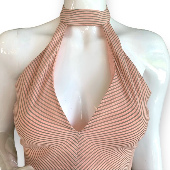J.O.A. PEACH/GREY PINSTRIPED HALTER TOP SUNDRESS WITH TIE BOW BACK. WOMEN SZ SM - Picture 6 of 10